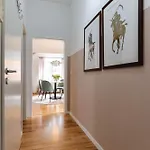 Premium Am Steiger 1 Luxurioeses Wohnen Mit Wasserbett Kamin Und Whirlpoolbadewanne エアフルト