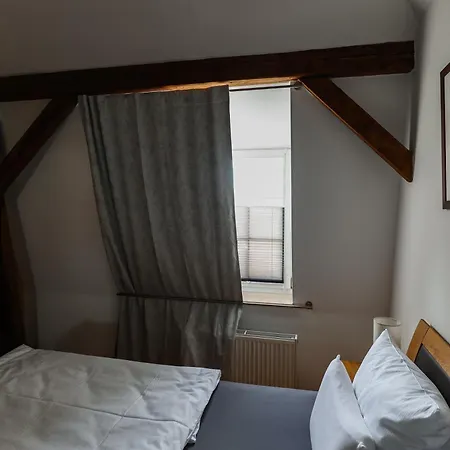 Premium Am Steiger 1 Luxurioeses Wohnen Mit Wasserbett Kamin Und Whirlpoolbadewanne Apartment Erfurt
