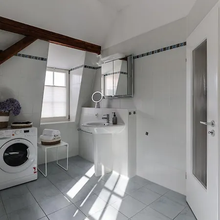 Premium Am Steiger 1 Luxurioeses Wohnen Mit Wasserbett Kamin Und Whirlpoolbadewanne Apartment