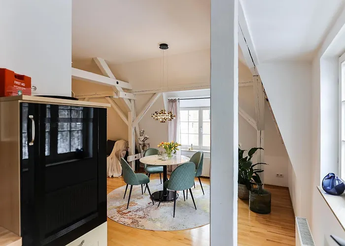 Premium Apartment Am Steiger 1 Luxurioeses Wohnen Mit Wasserbett Kamin Und Whirlpoolbadewanne * Erfurt