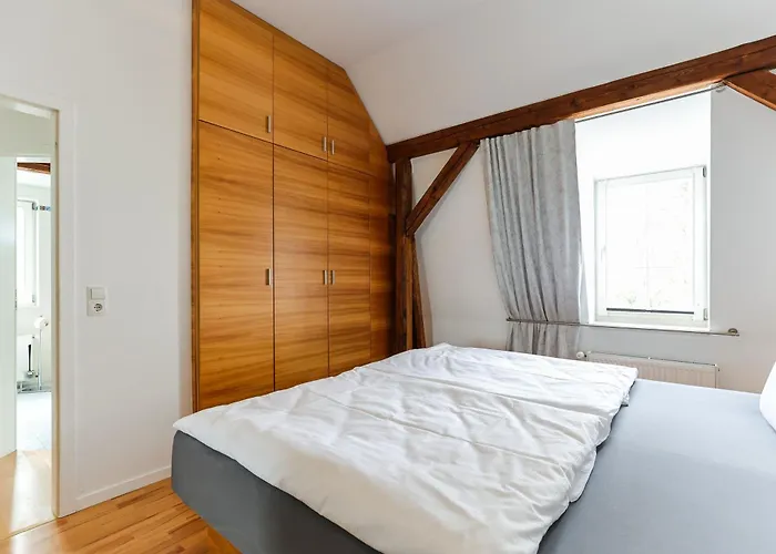 Apartment Premium Am Steiger 1 Luxurioeses Wohnen Mit Wasserbett Kamin Und Whirlpoolbadewanne *